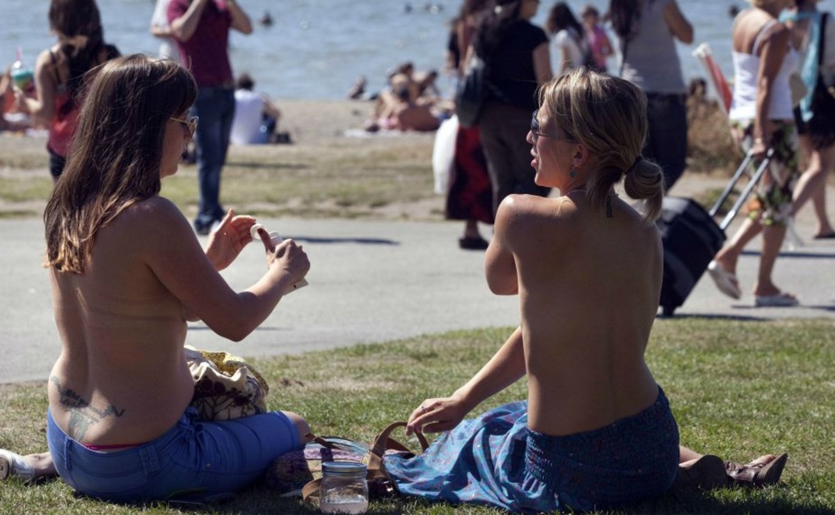 Lo que hay que saber del toples polémico: la ilegalidad, la policía y las  playas de la zona - La Nueva