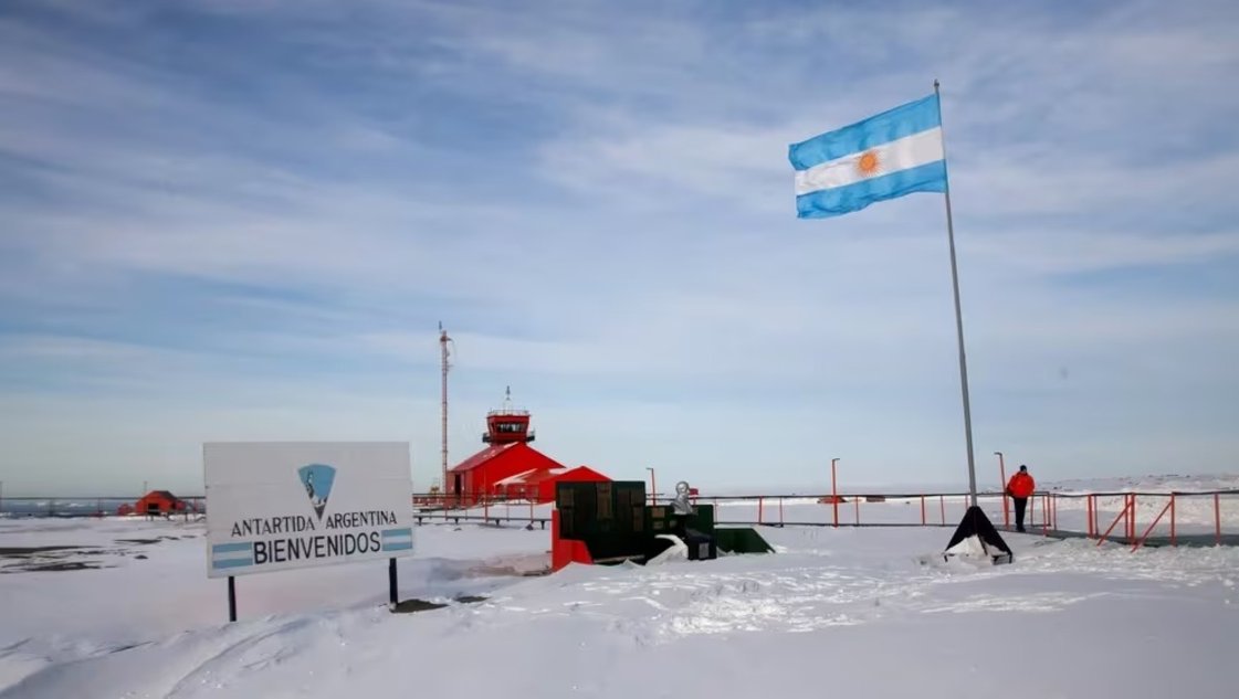 Javier Milei inicia esta tarde su viaje para llegar a la Antártida Javier Milei inicia esta tarde su viaje para llegar a la Antártida
