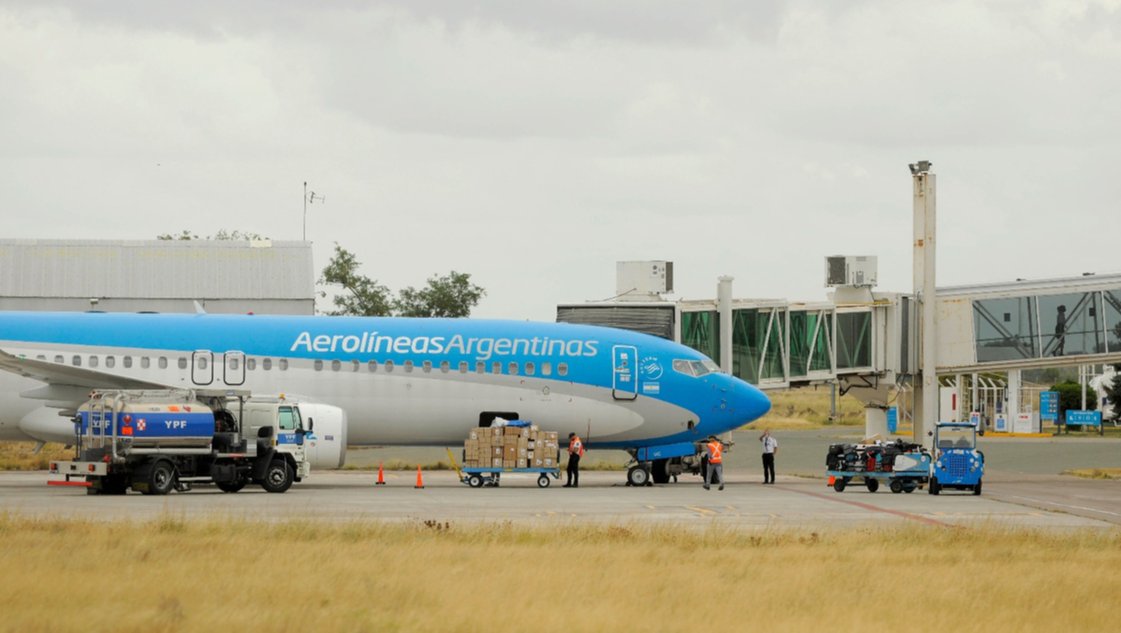 Pilotos advierten por un nuevo conflicto con Aerolíneas por demoras en la reapertura de paritarias Pilotos advierten por un nuevo conflicto con Aerolíneas por demoras en la reapertura de paritarias