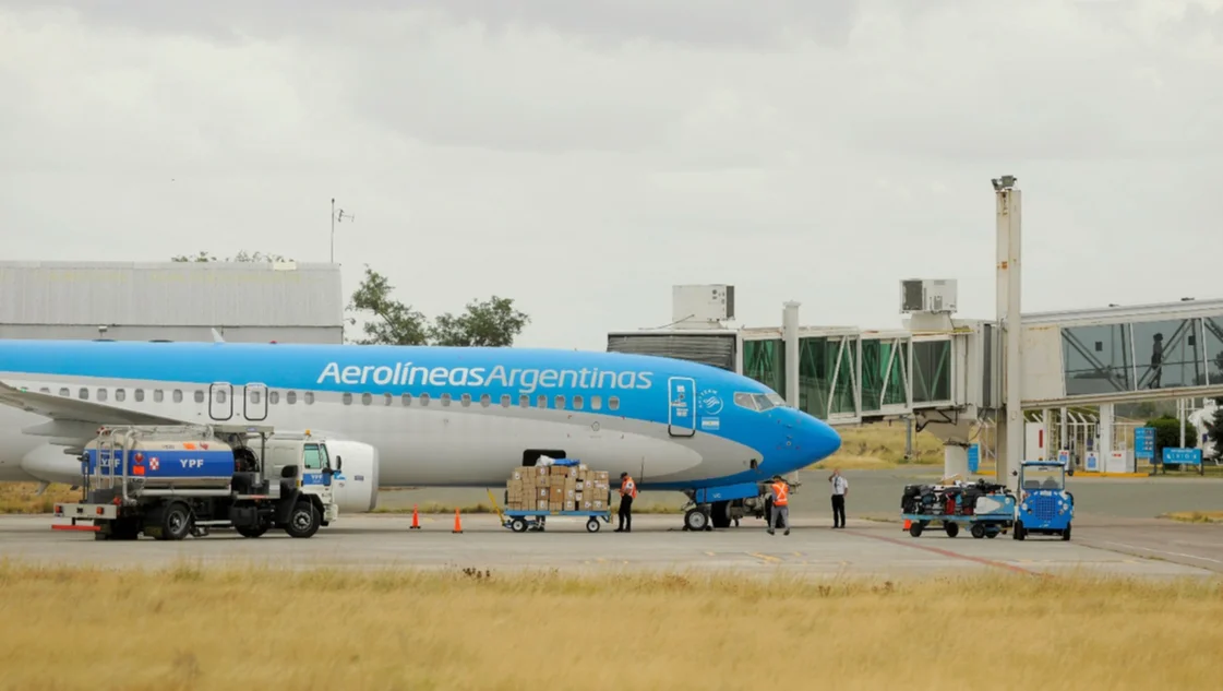 Pilotos advierten por un nuevo conflicto con Aerolíneas por demoras en la reapertura de paritarias Pilotos advierten por un nuevo conflicto con Aerolíneas por demoras en la reapertura de paritarias