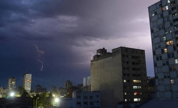 Emiten una alerta meteorológica por tormentas para Bahía Blanca y la ...