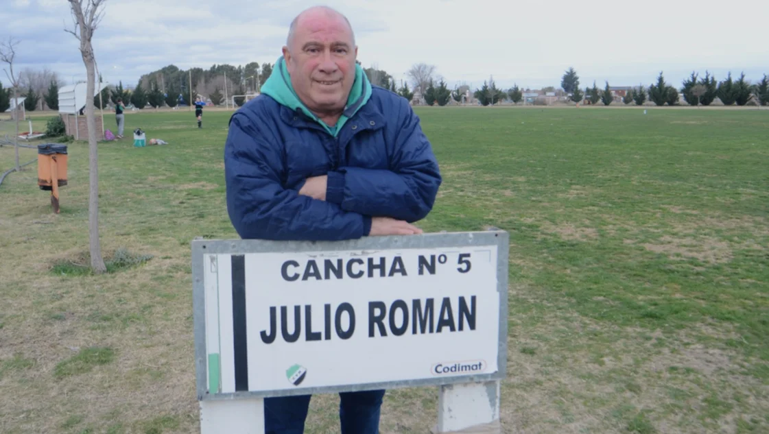 Julio Román se suma al cuerpo técnico de "Peco" Gómez Peña en Rosario Puerto Belgrano Julio Román se suma al cuerpo técnico de "Peco" Gómez Peña en Rosario Puerto Belgrano