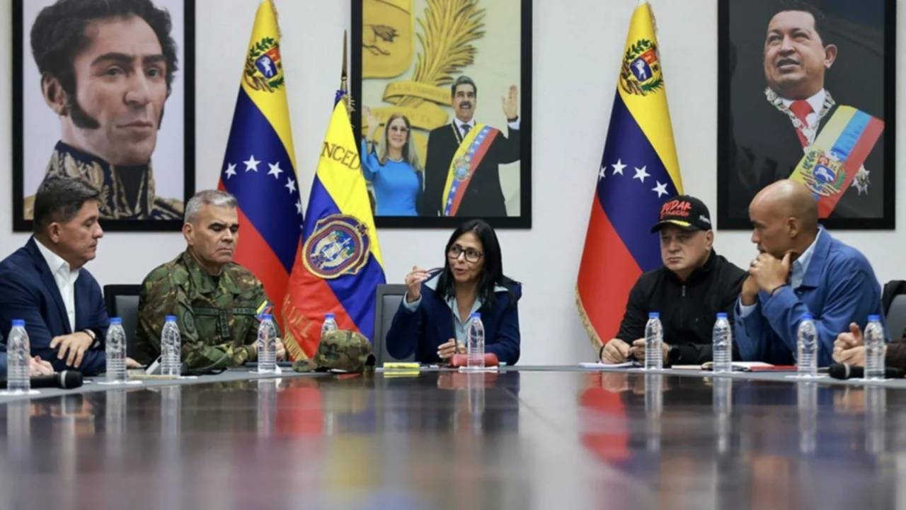Delcy Rodríguez encabezó su primera reunión de gabinete y envió “un mensaje a Estados Unidos"