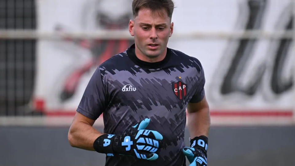 Villa Mitre protege el arco: confirmó la llegada de dos arqueros