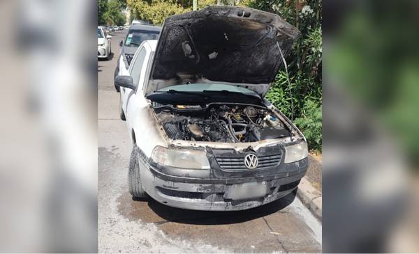 Se incendió una camioneta en pleno centro y el fuego fue controlado por ...