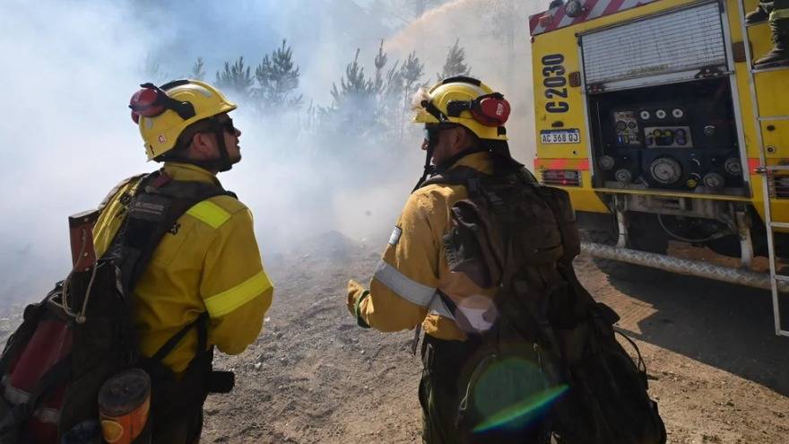 El gobernador de Chubut se mostró optimista respecto al control de los incendios en el sur.