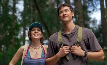 Cómo es “Gente que conocemos en vacaciones”, la película más vista de Netflix