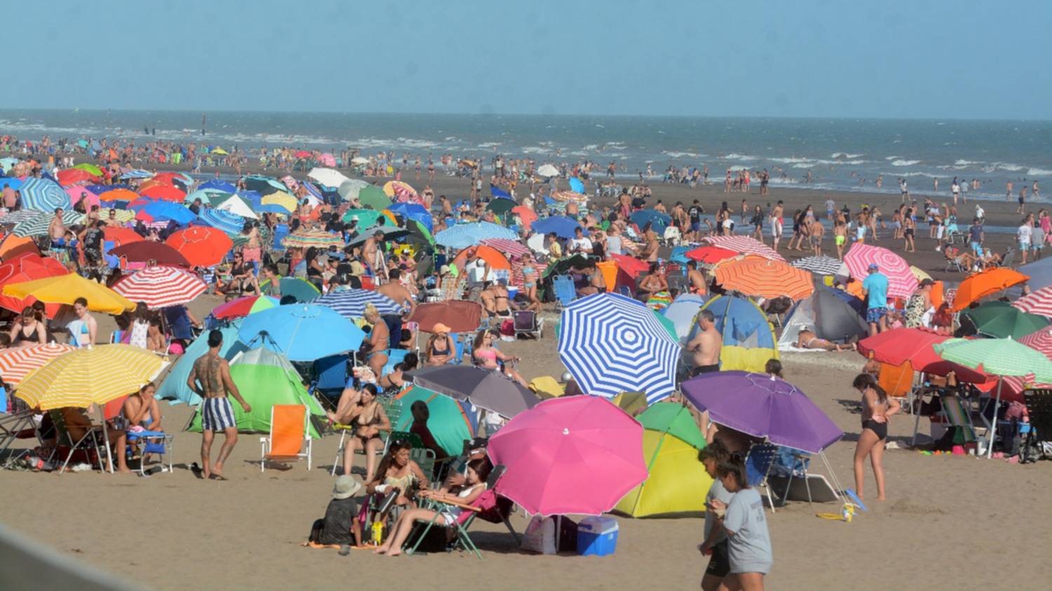 Monte Hermoso: buena afluencia, pero con niveles de consumo que no convencen