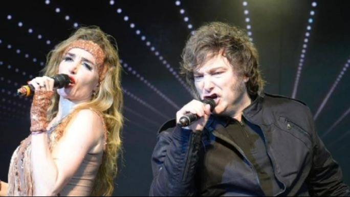 Javier Milei se subió a las tablas en Mar del Plata y cantó "El Rock del Gato" junto a Fátima Florez