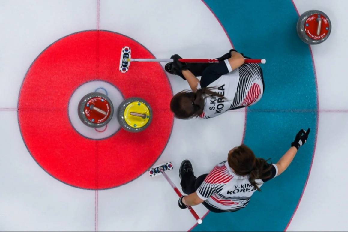 Curling, el deporte de precisión y estrategia que deslumbra en los Juegos Olímpicos de invierno