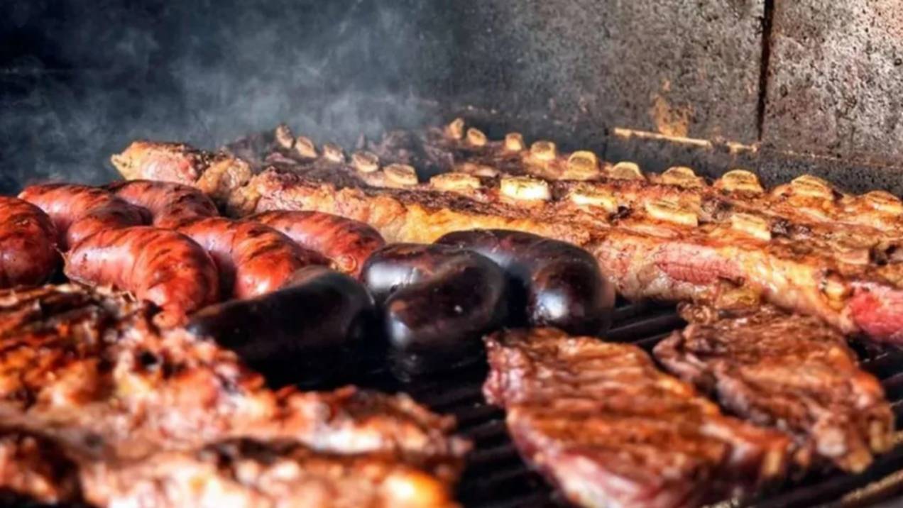 Murió la parrillada: el consumo de carne vacuna cayó 42% y con un kilo de asado se compran cuatro de pollo