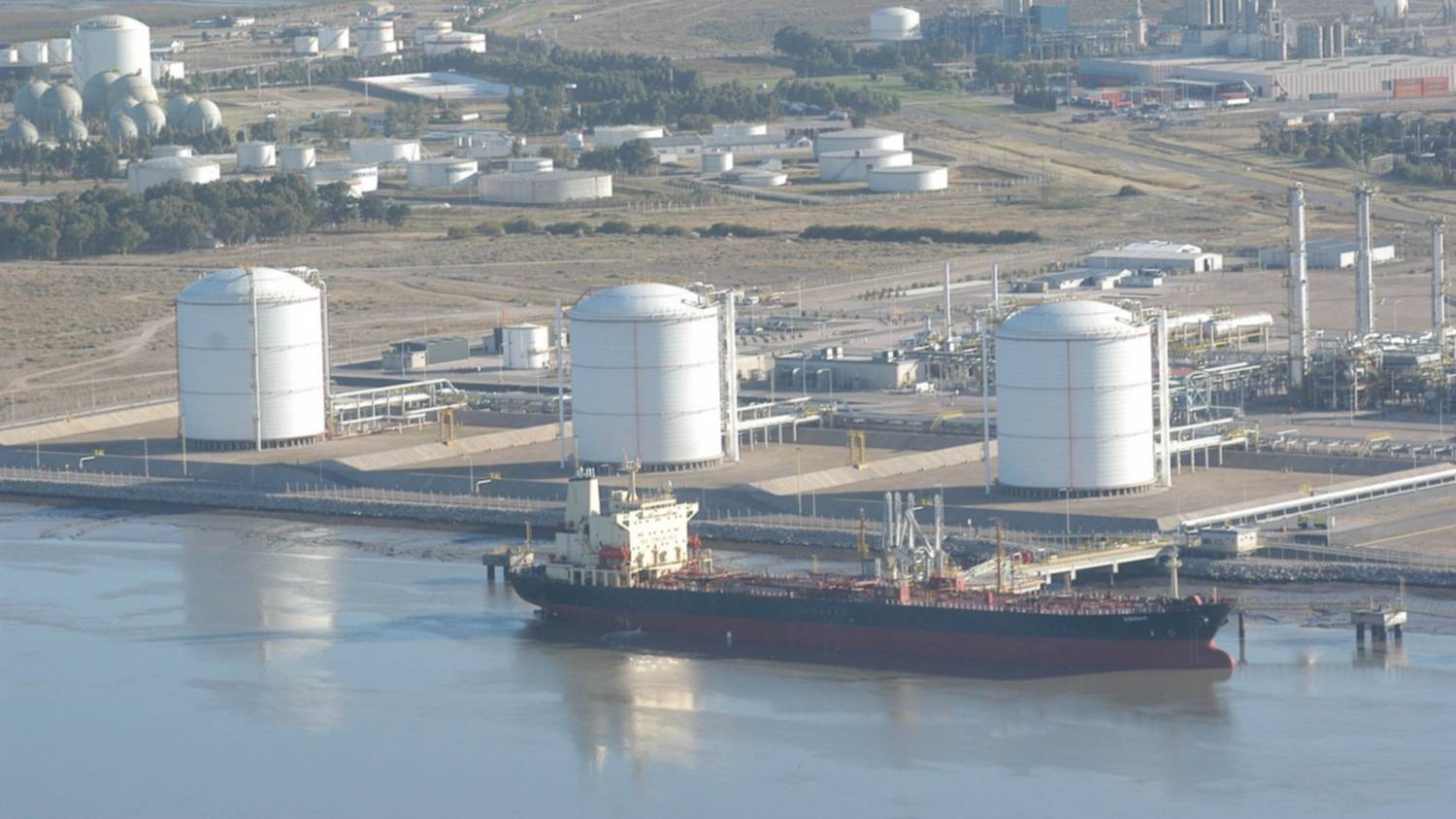 Líquidos del gas: YPF mira a Río Negro pero Bahía sigue vigente 