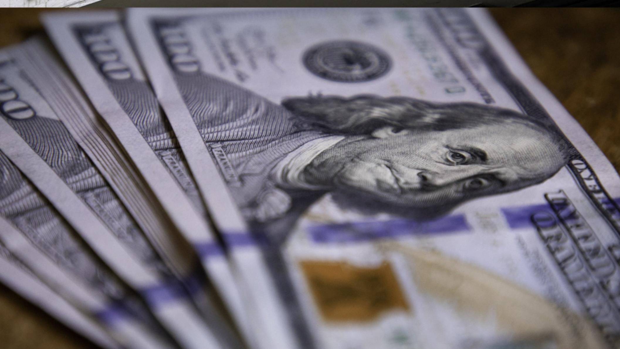 En qué usaron los argentinos los dólares comprados tras la apertura del cepo