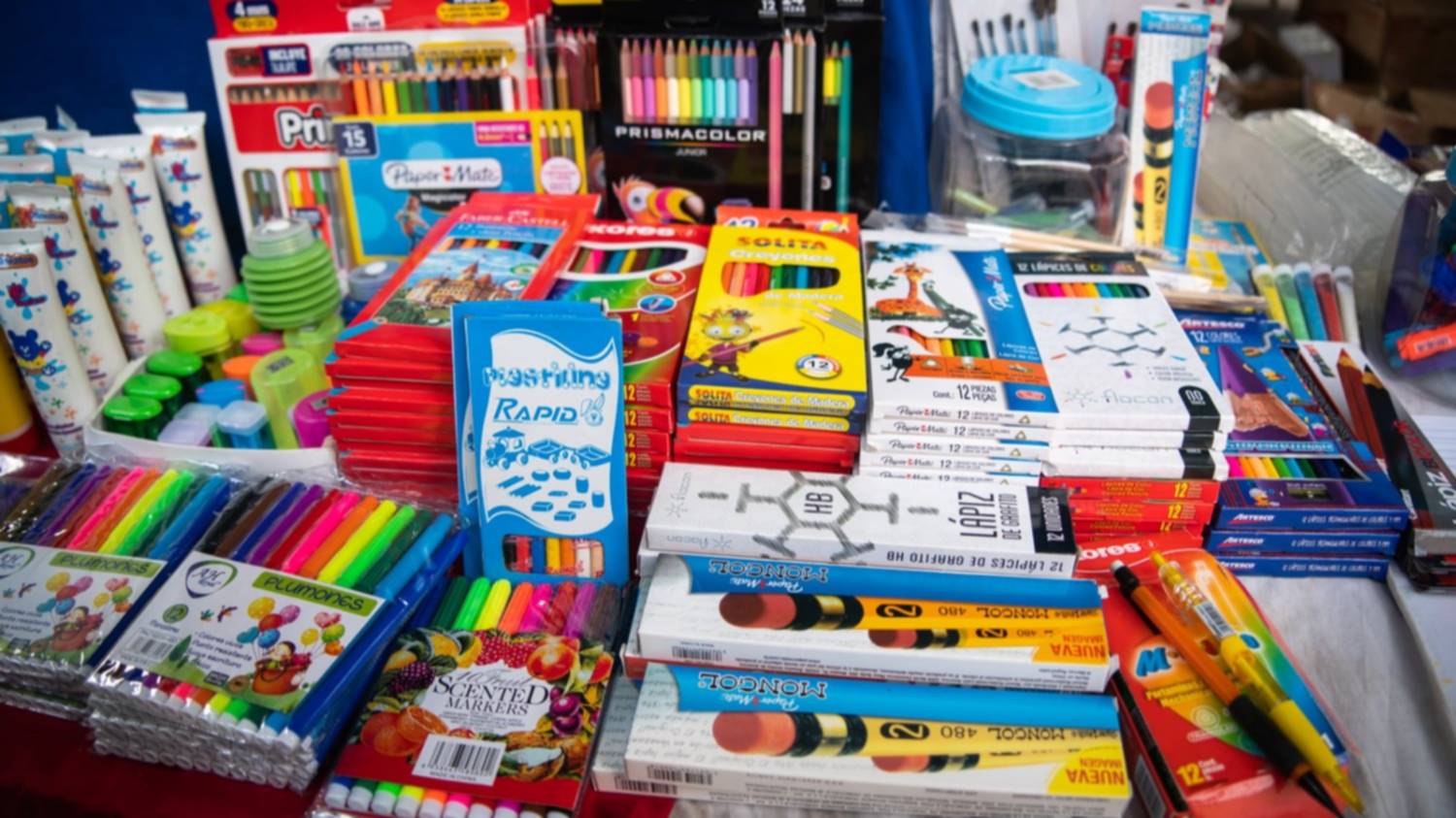 Incertidumbre en las góndolas: los útiles escolares pierden la carrera contra la inflación