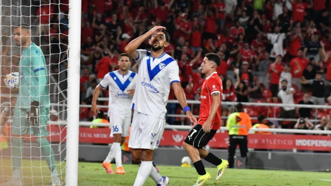 Con dos goles de Gordon, Independiente y Vélez empataron 1 a 1