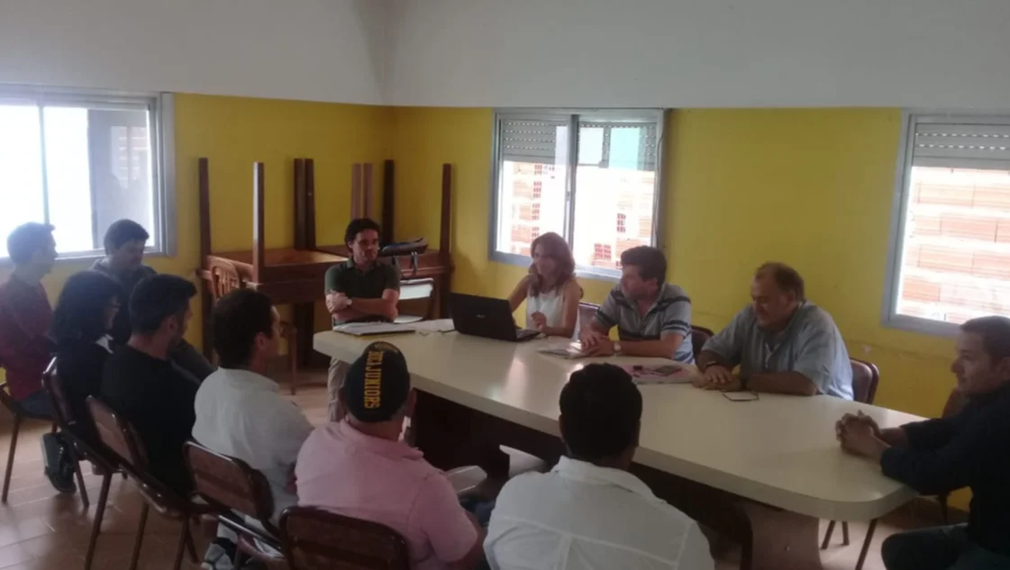 Coronel Pringles: el Ejecutivo presentó una nueva oferta de aumento salarial y hubo escándalo Coronel Pringles: el Ejecutivo presentó una nueva oferta de aumento salarial y hubo escándalo