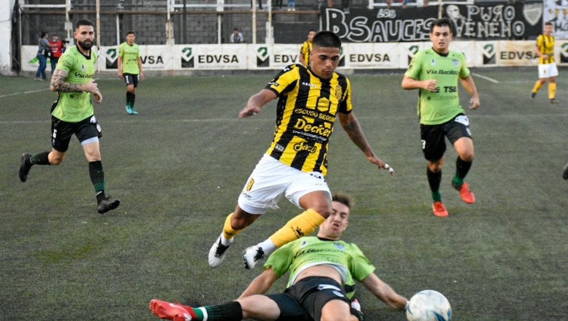 Olimpo goleó a Cipolletti por 5 a 0 y sumó su segunda victoria consecutiva Olimpo goleó a Cipolletti por 5 a 0 y sumó su segunda victoria consecutiva