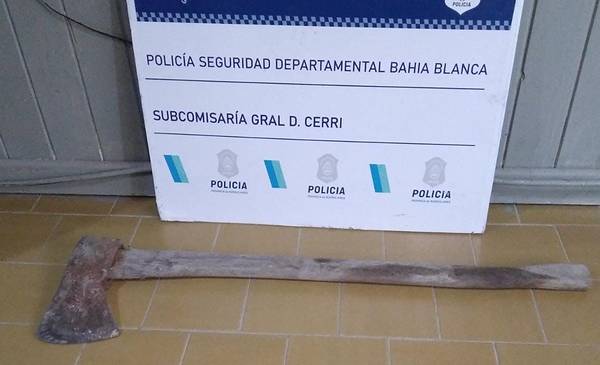 Arrestado por agredir a su pareja y amenazar a los policías con un ...