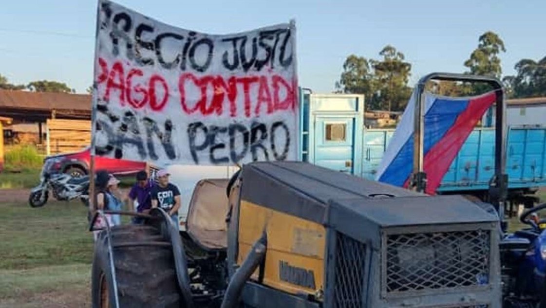 Misiones: productores realizaron un tractorazo para exigir una recomposición del valor de la yerba Misiones: productores realizaron un tractorazo para exigir una recomposición del valor de la yerba
