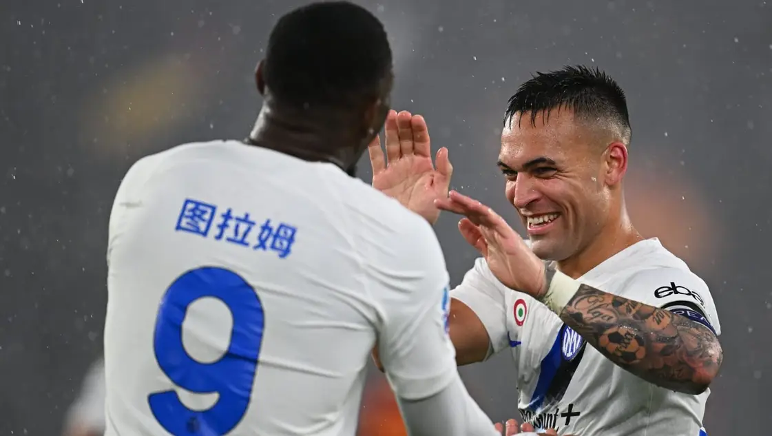Con Lautaro, Inter goleó a Roma 4 a 2 y se mantiene muy sólido en la cima