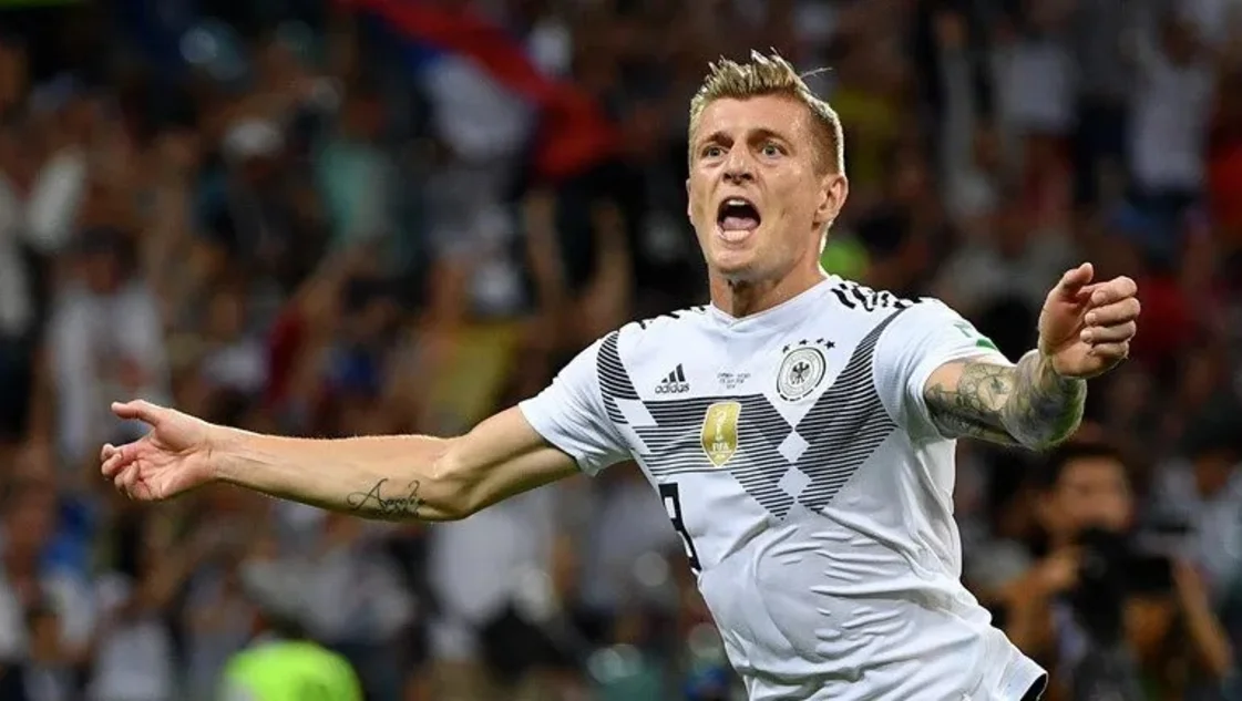 Toni Kroos dijo que está de humor y aseguró: "Volveré a jugar para Alemania en marzo" Toni Kroos dijo que está de humor y aseguró: "Volveré a jugar para Alemania en marzo"