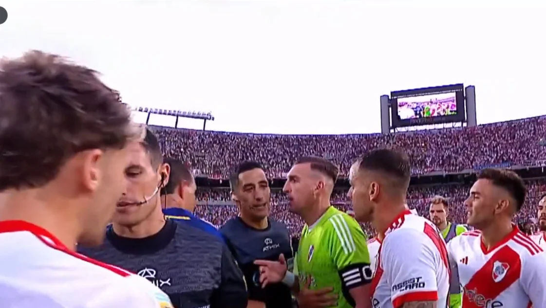 Armani y Lema se cruzaron en el final y Paulo Díaz se sumó después: "En Lanús no hablaba nunca"