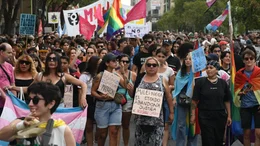 Una multitud se manifestó en Bahía Blanca por la Marcha Federal del Orgullo Antifascista y Antirracista