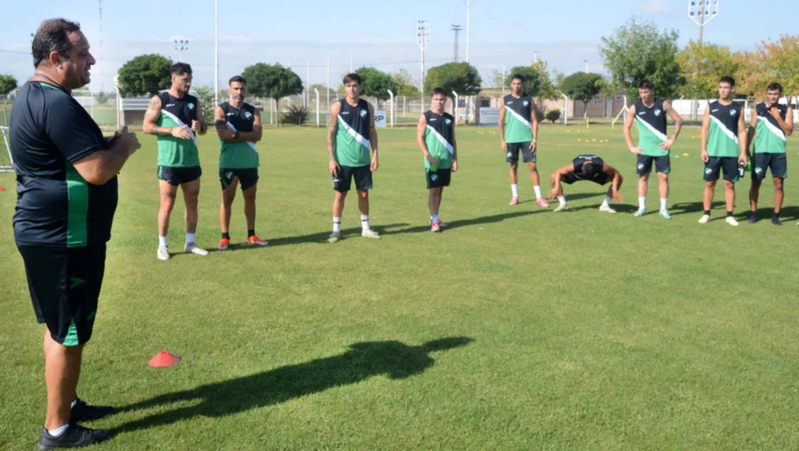 Villa Mitre comenzó la pretemporada en el predio "La Ciudad"