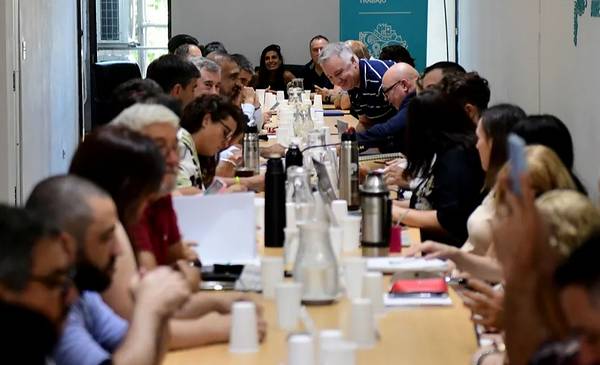 Paritarias: los gremios y la Provincia se reúnen por primera vez en el ...