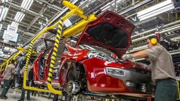 La producción de autos subió casi 33 % en enero y las terminales aplauden la rebaja impositiva