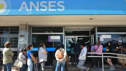 Cuánto aumentarán las jubilaciones, pensiones y AUH en marzo, tras el dato de inflación del INDEC