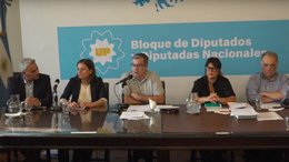 Criptogate: el bloque de diputados de UxP formalizó el pedido de juicio político contra Milei