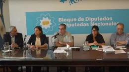 Criptogate: el bloque de diputados de UxP formalizó el pedido de juicio político contra Milei