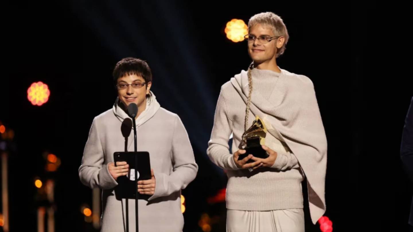 Ca7riel & Paco Amoroso ganaron el Grammy a Mejor álbum de rock latino