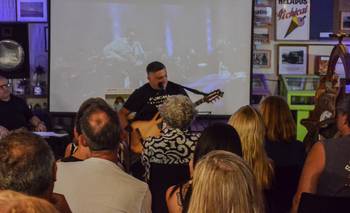 Sonidos que viajan en el tiempo: exitoso cierre del ciclo “Historias en Vinilo”