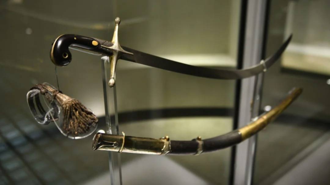 Renunció la directora del Museo Histórico Nacional por el traslado del sable corvo de San Martín