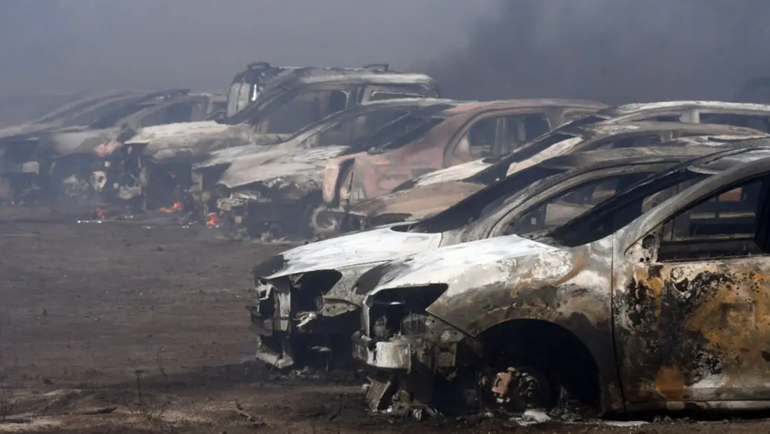 El incendio en la Caminera reaviva el debate por los autos incautados
