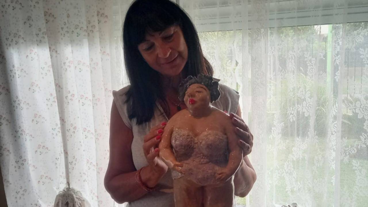 Mercedes Corradi presenta su muestra de acuarelas y esculturas en el Shopping