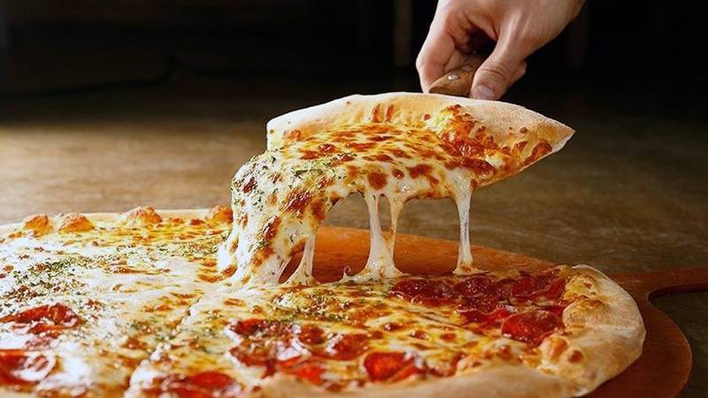 Por qué se celebra el Día de la Pizza: lo inicios y el ingrediente que tardó 150 años en derretirse