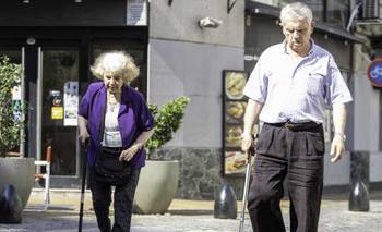 Cuánto aumentarán las jubilaciones, la AUH y otras asignaciones en marzo, tras el IPC del INDEC