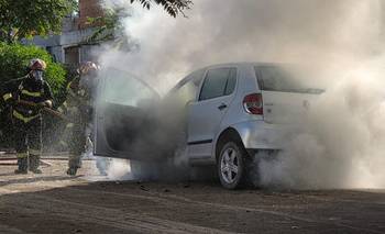 Se incendió el motor de un vehículo en Ciudad Atlántida
