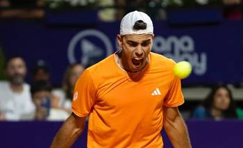Francisco Cerúndolo sufrió pero avanzó de ronda en el Argentina Open
