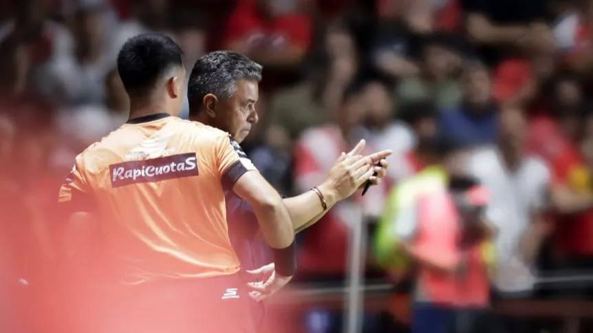 "Hiciste echar a Demichelis": así habría sido el fuertísimo cruce entre Merlos y Gallardo