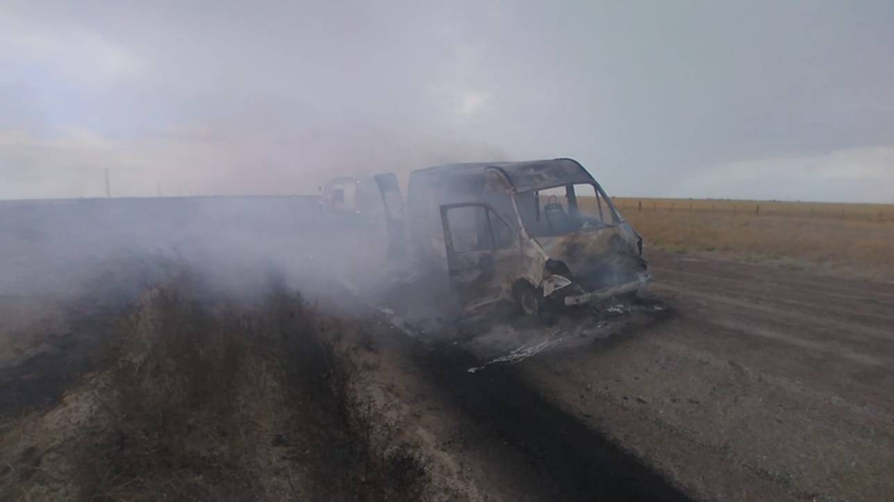 Se incendió un utilitario en el camino de ingreso a Bahía San Blas