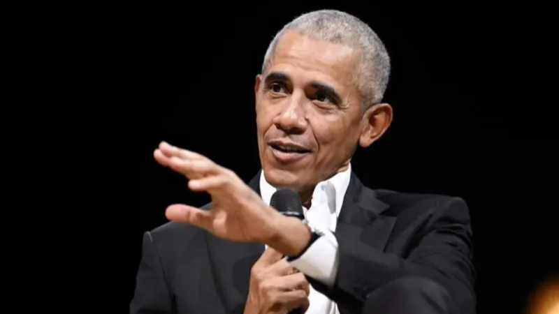 Barack Obama cuestionó el “espectáculo de payasos” en redes tras un video racista de Donald Trump