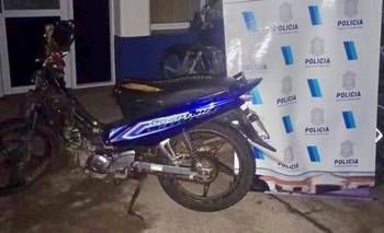 Secuestraron una moto sin papeles tras un choque con un colectivo