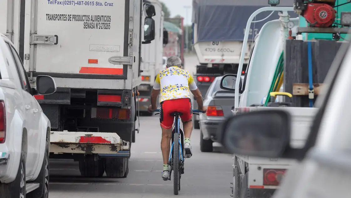 Fallo y debate: ¿los ciclistas pueden circular por las rutas?