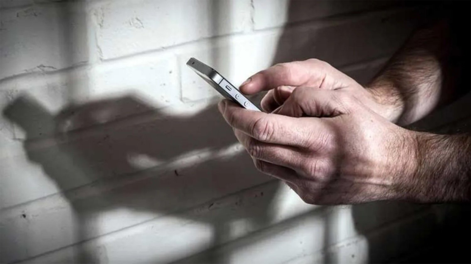 Por qué los presos continúan usando teléfonos celulares pospandemia - La  Nueva