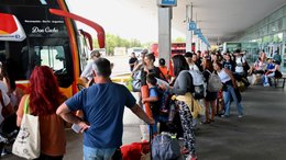 Temporada de verano: la cantidad de turistas se redujo 13,7 % en el país
