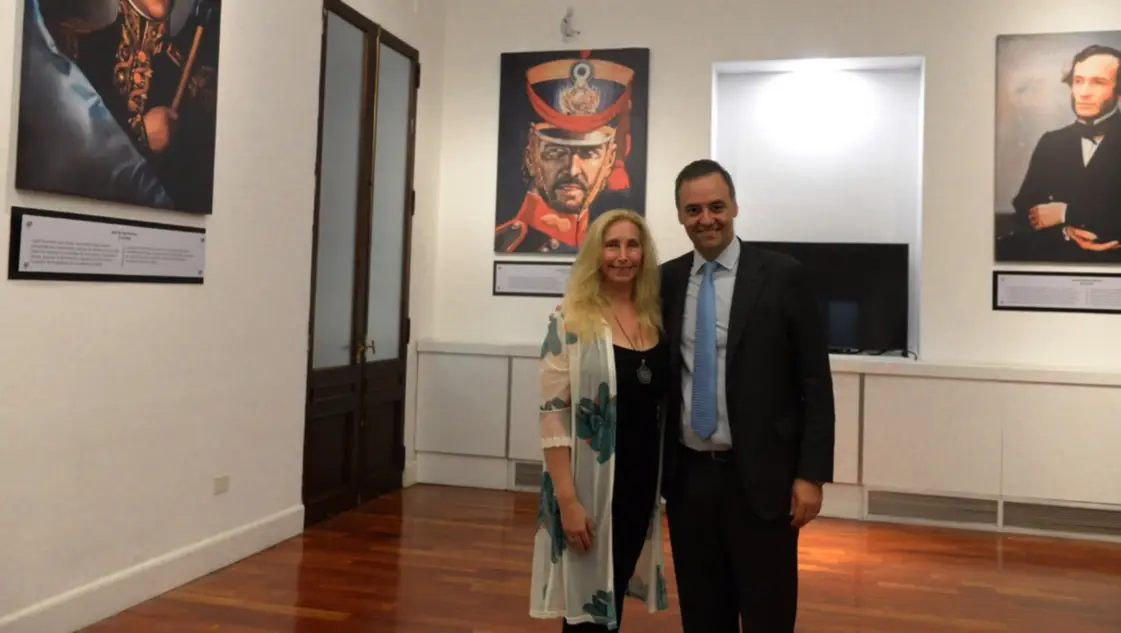 Casa Rosada: pusieron un cuadro de Carlos Menem en el ex Salón de las Mujeres